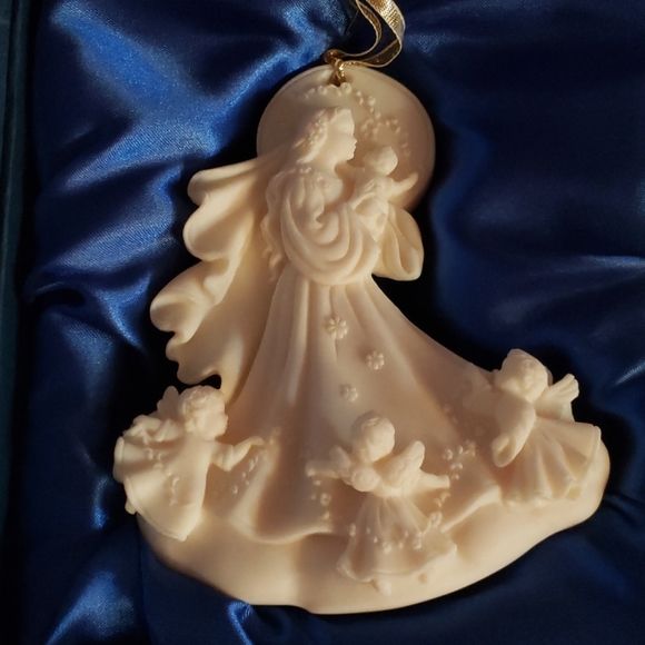 Millennium edition ornament. Mother and child. - Picture 3 of 8